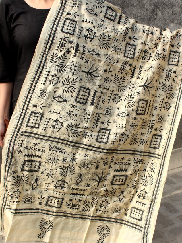 Black-kantha-handembroiderd-Ivory-white-tussar-silk-dupatta