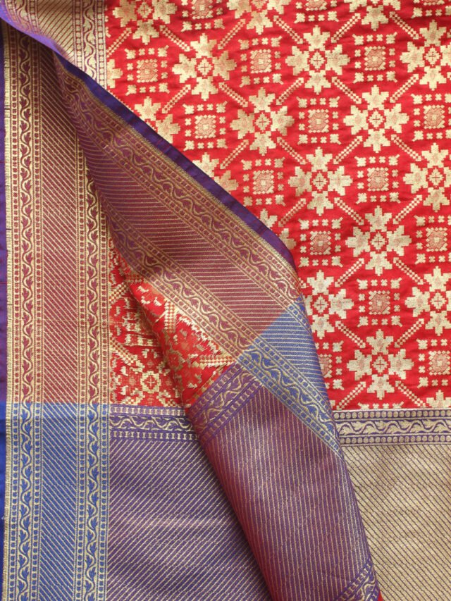 Blue-border,-red-banarsee-duppata-