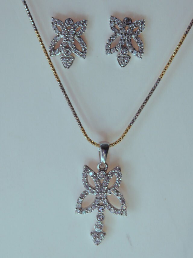 Butterfly-zircon-pendant-set