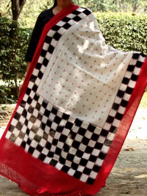 Chessboard-border,-red,-black-and-white-pochampally-cotton-ikat-dupatta