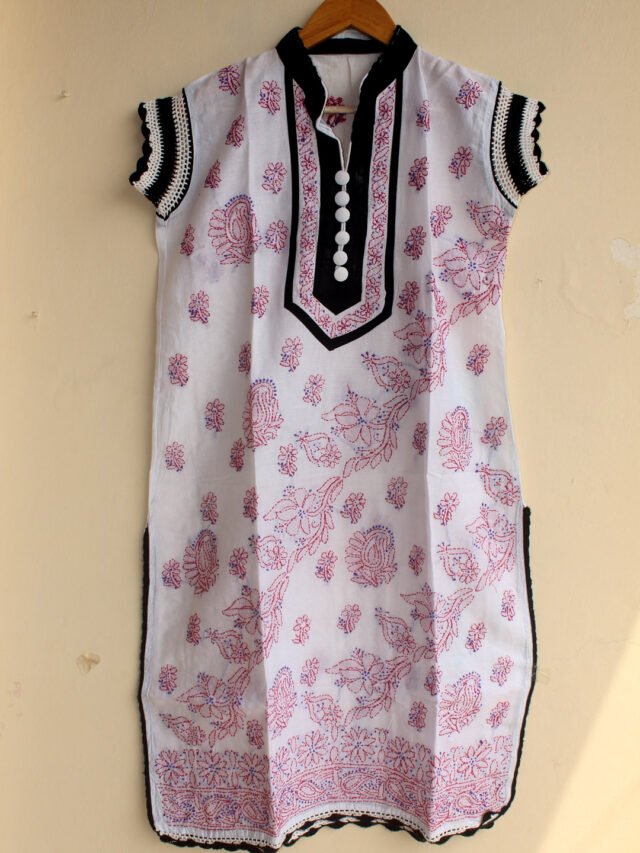 Chikankari-and-crochet-white-cotton-kurta