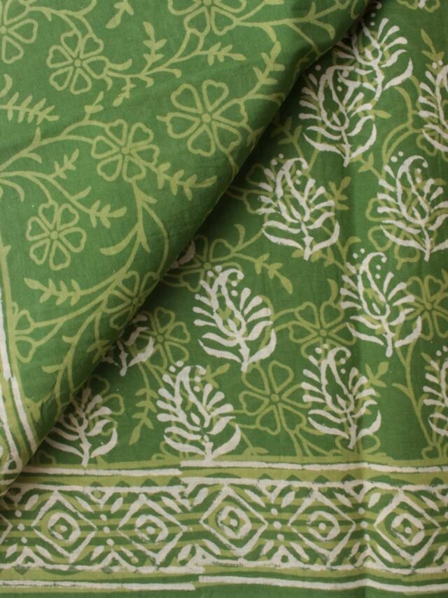 Green-and-white-wood-sanganeri-printed-cotton-saree