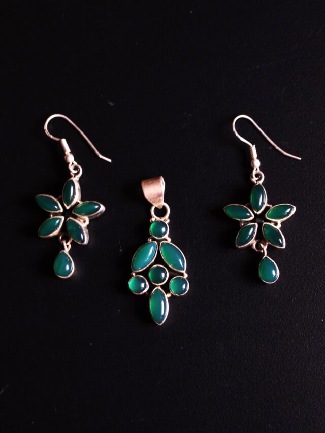 Jade-Silver pendant earrigs set