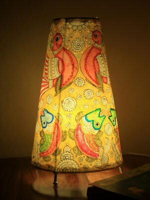 Peacock,-fish-painted-big-tholu-bommalata-table-lamp