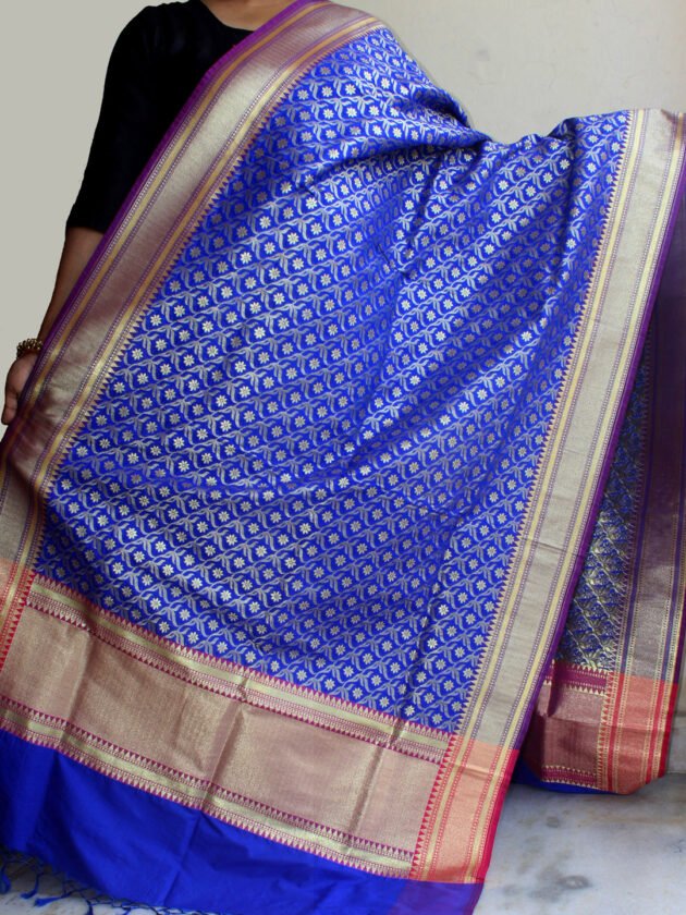 Purple-border,-blue-banarasi-dupatta
