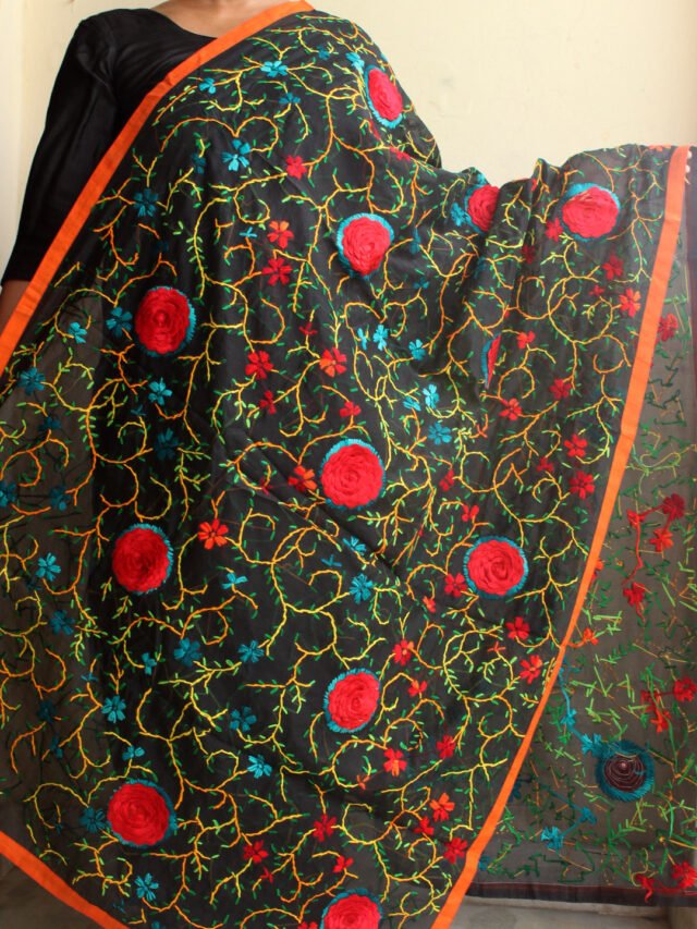 Red-rose-patch-black-phulkari-dupatta