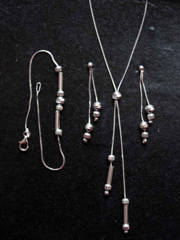 Silver-necklace-earrings-bracelet-set