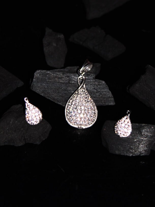 drop shape zircon and silver earrings pendant set