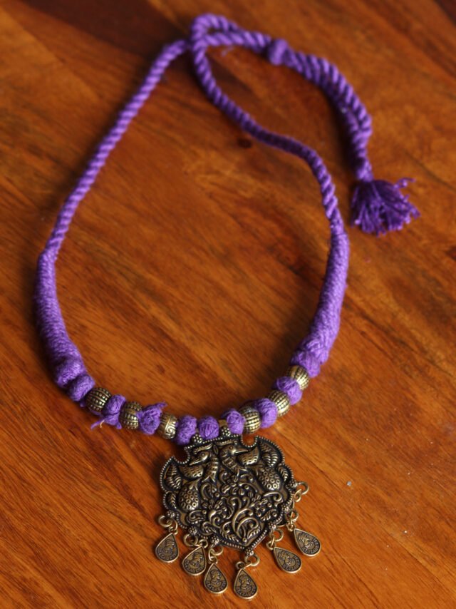 elizabeth oxidised necklace