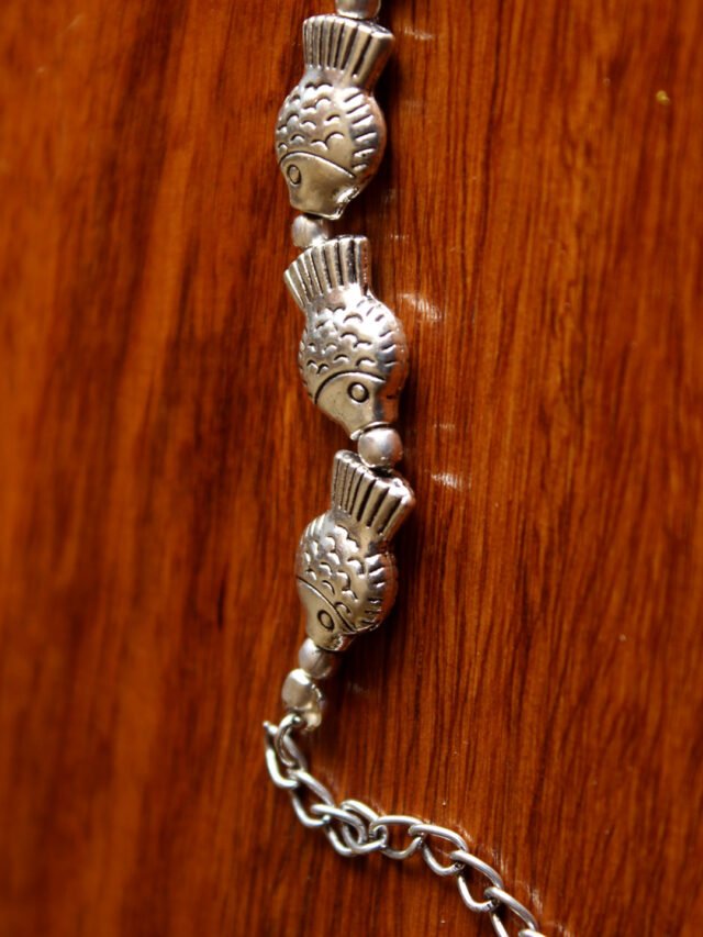 fish-shape-silver-bracelet-for-girls