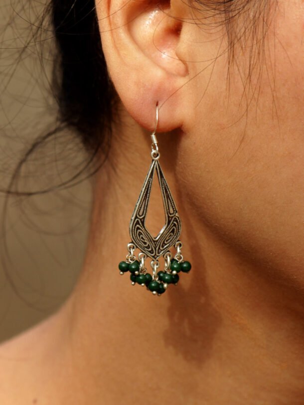 jade-fitted-kite-shape-silver-earrings