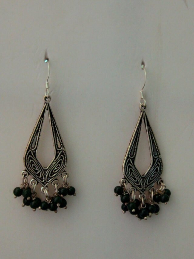 kite-shaped silver-earring