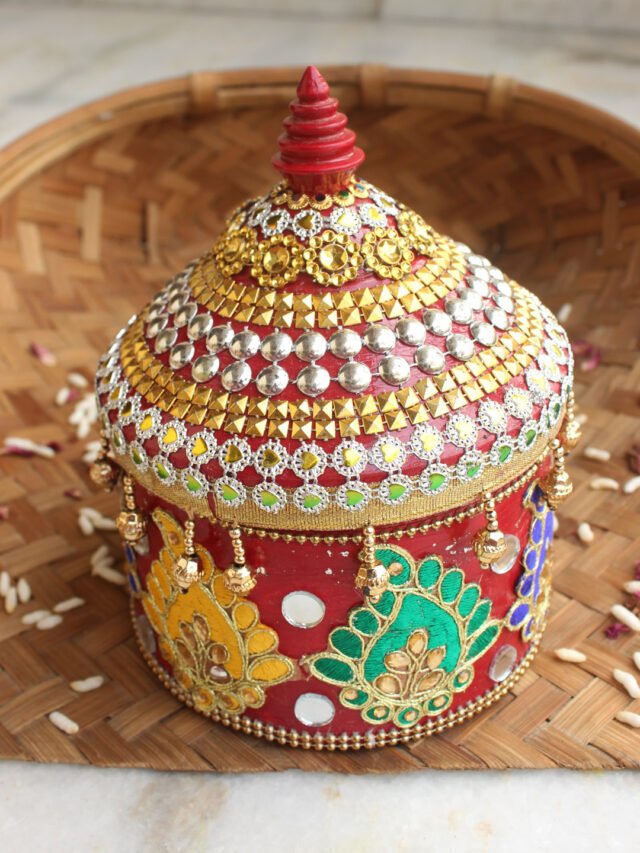 lacework-medium-red wooden-sindoor-box