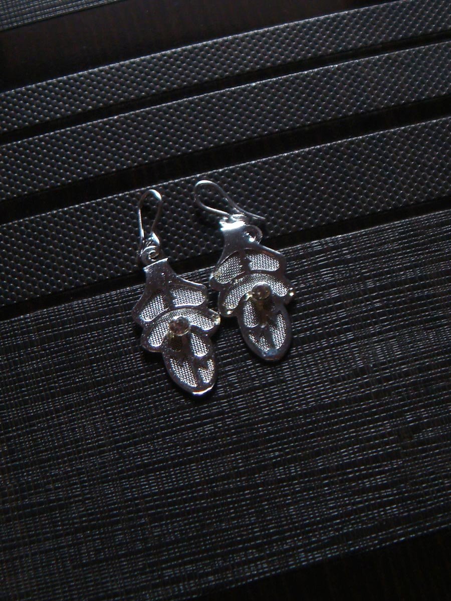 Women Grapewine Silver Filigree Earrings