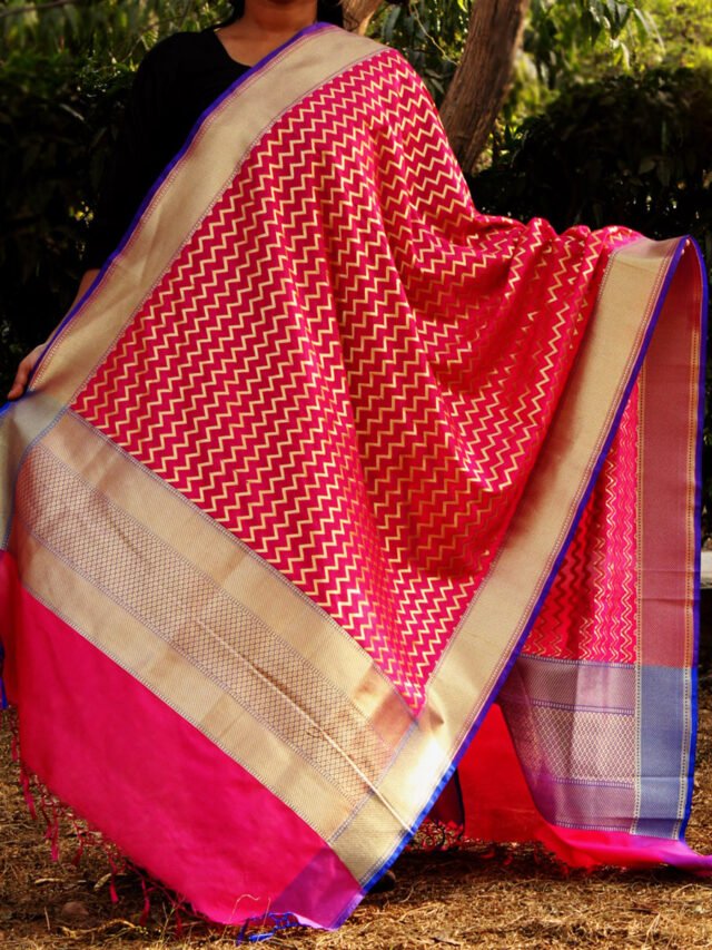pink-and-blue-zig-zag-banarasi-dupatta