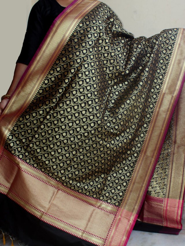 pink-border-black-banarasi-dupatta