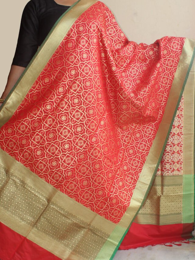 red-bandhani-pattern-zari-work-banarasi-dupatta