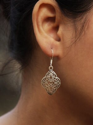 rhomboid-handmade-filigree-silver-earrings