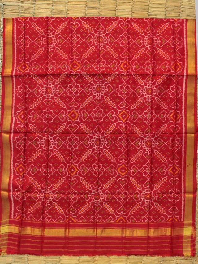 Green-white-and-Red-handwoven-patan-patola-dupatta