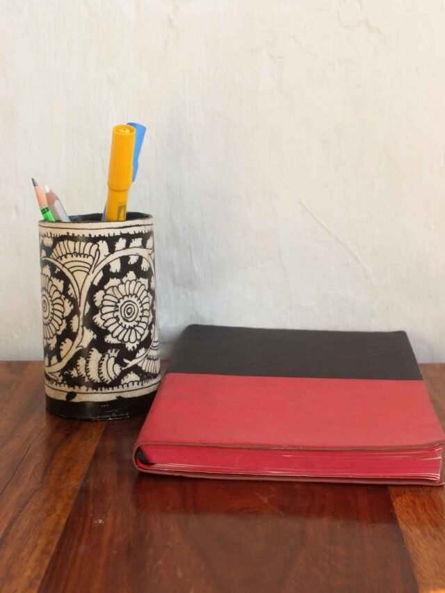 Black-white-tholu-bommalata-pen-holder