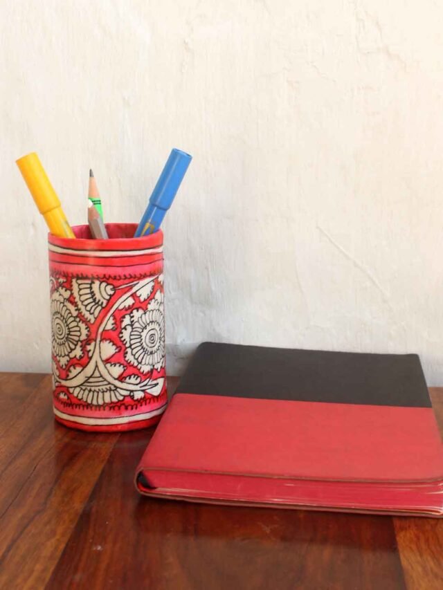 Dark-pink-tholu-bommalata-pen-stand