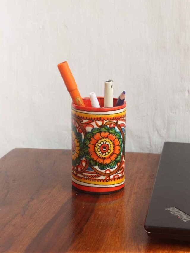 Flowers-Tholu-Bommalata-Pen-holder