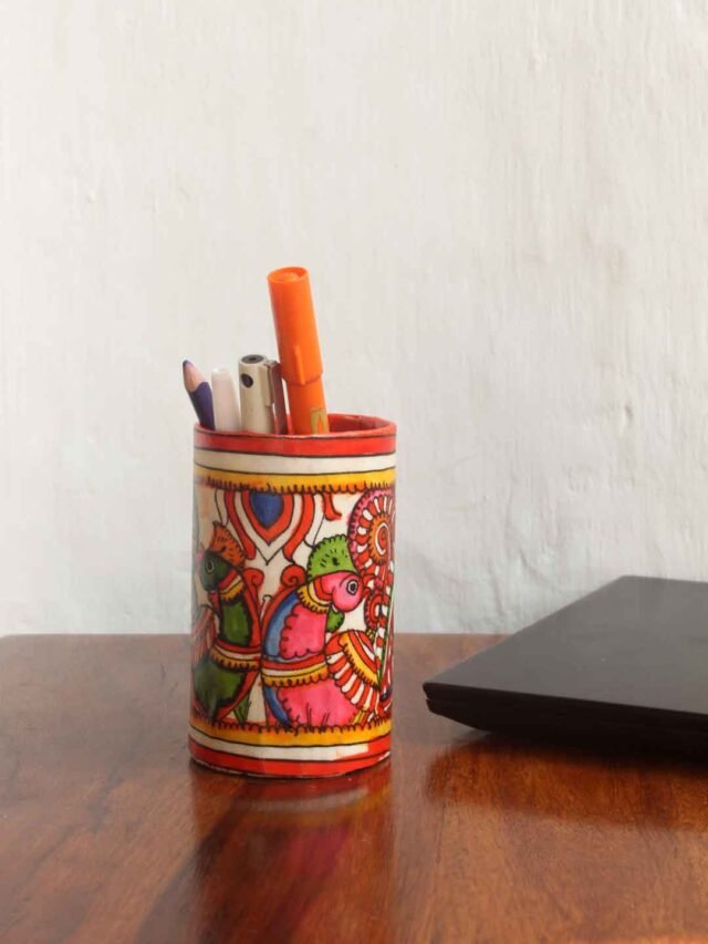 Peacocks,-Tholu-Bommalata-Pen-holder