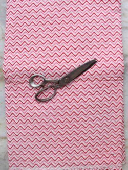 Pink,-white-sanganeri-print-pure-cotton-fabric