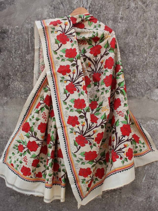 Red-roses-nakshi-kantha-tassar-silk-dupatta