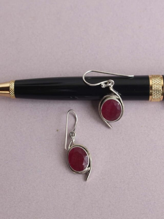 925-silver-garnet-small-dangle-earrings