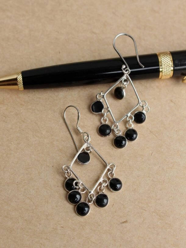 Black-stone,-rhomboid-real-silver-earrings