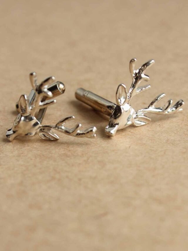 Silver-reindeer-cufflinks