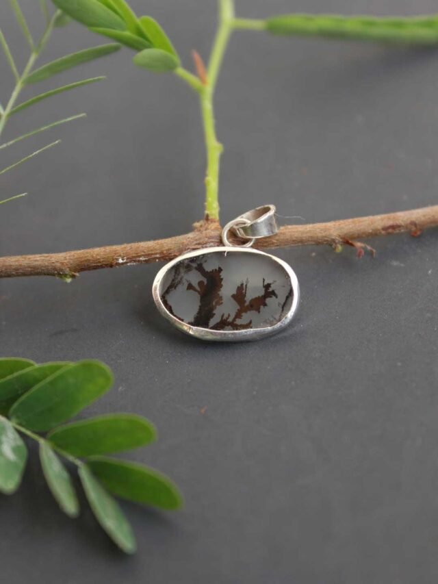 Brown-and-white-small-denditic-agate-silver-pendant