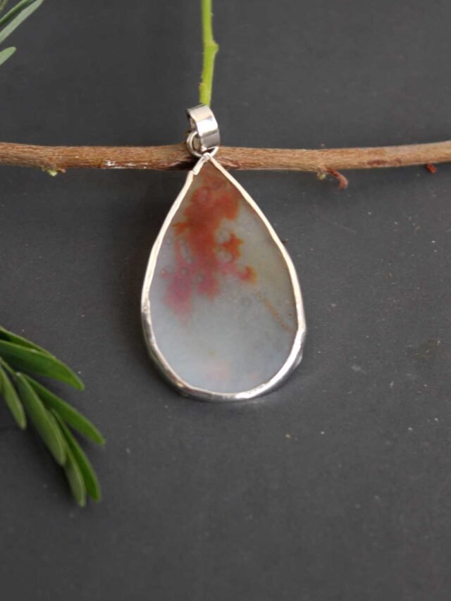 Drop-shape-dendritic-agate-silver-pendant