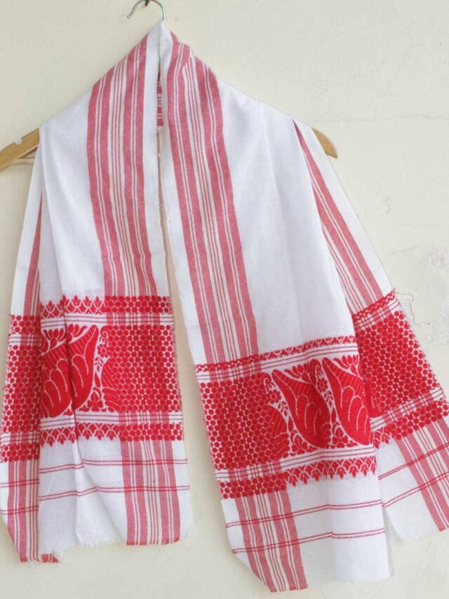 Shankh-motif-Assamese-gamosa