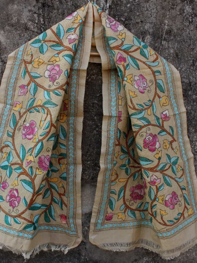 Pink-roses-nakshi-kantha-Beige-tussar-silk-stole