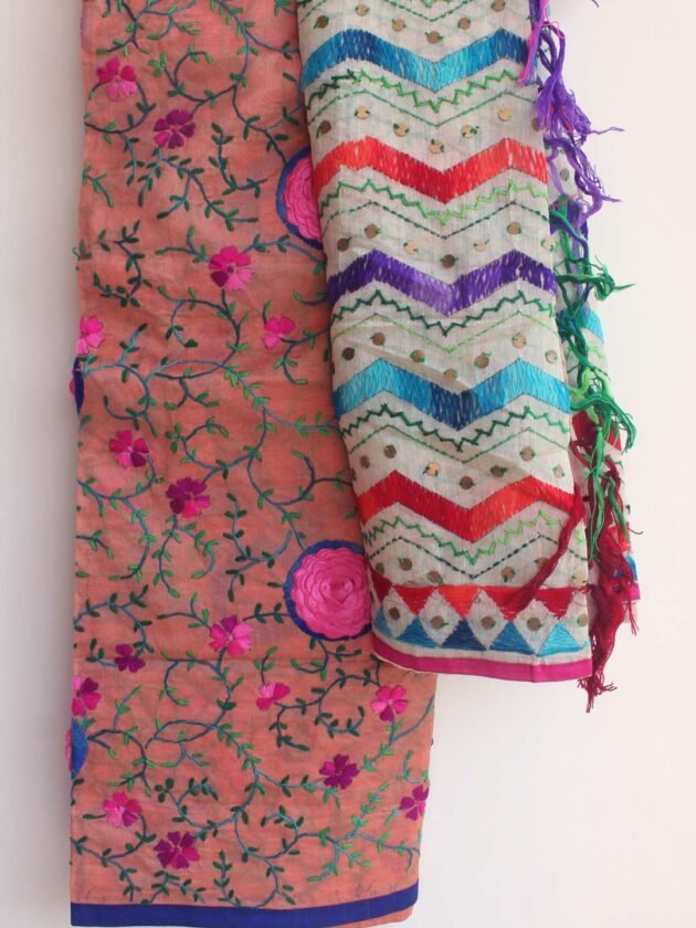 Peach-floral-and-white-zig-zag-phulkari-dupatta