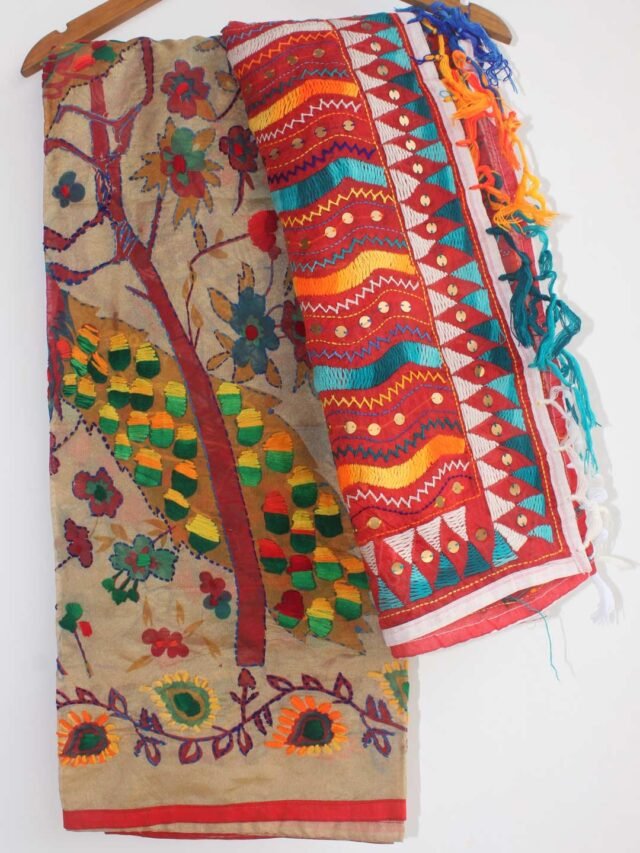 Red-zig-zag,-peacock-printed-chanderi-phulkari-dupatta