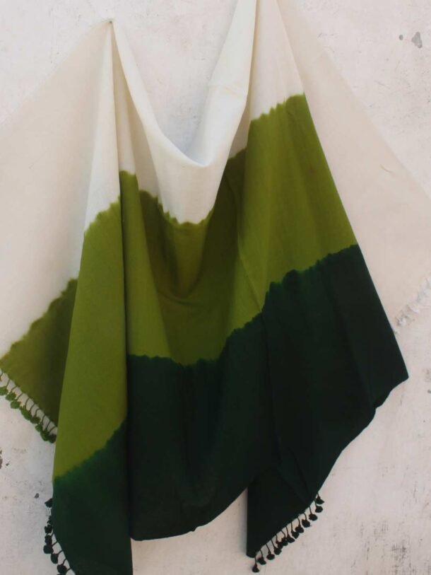 Green-and-Off-white-gradation-tie-dye-woolen-shawl