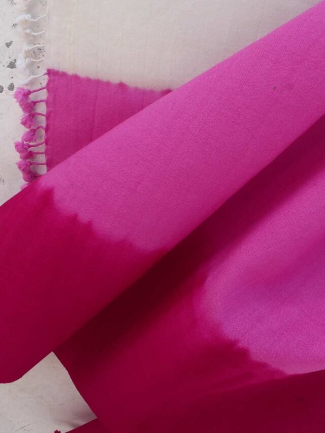 Pink-and-off-white-shaded-tie-dye-Woolen-shawl