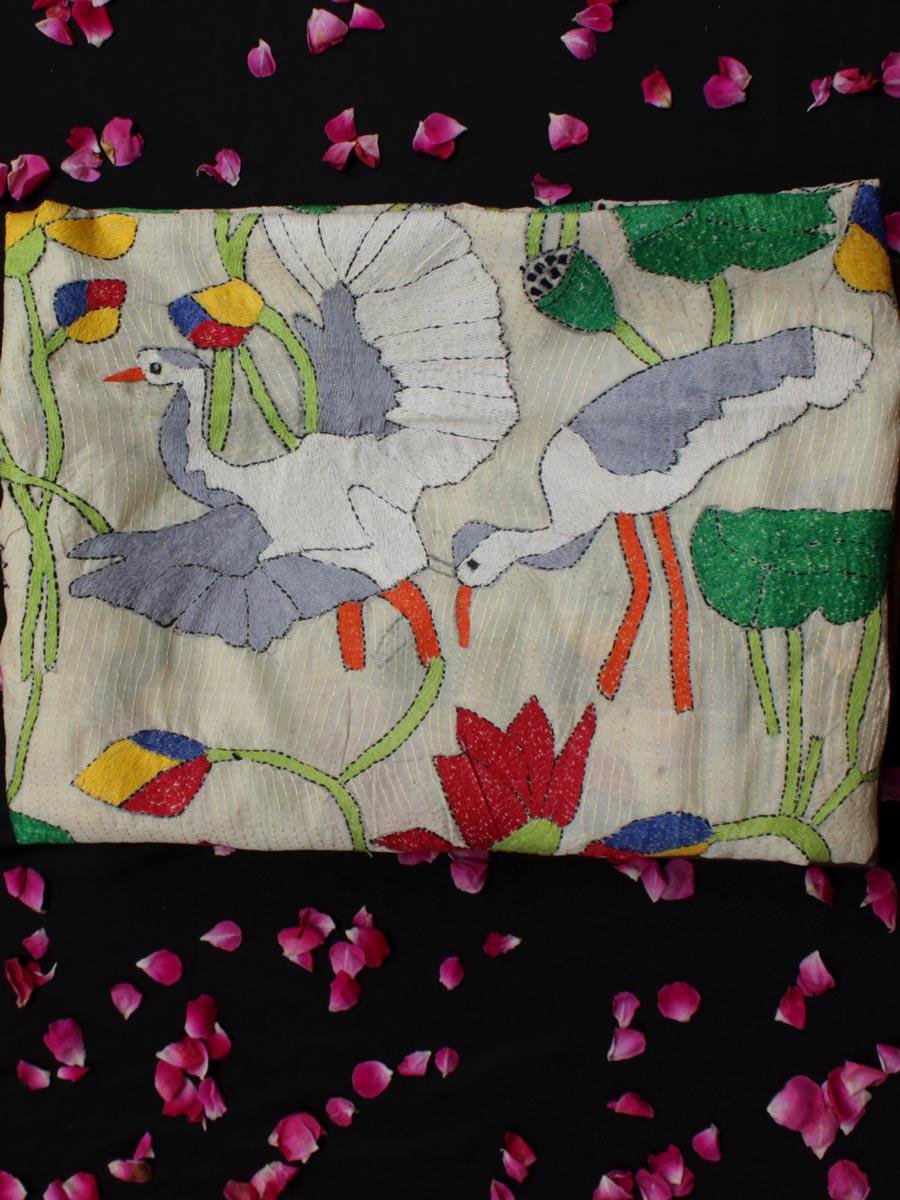 Swan-nakshi-kantha-Tassar-Silk-dupatta-Shilphaat Swan-nakshi-kantha-Tassar-Silk-dupatta-Shilphaat