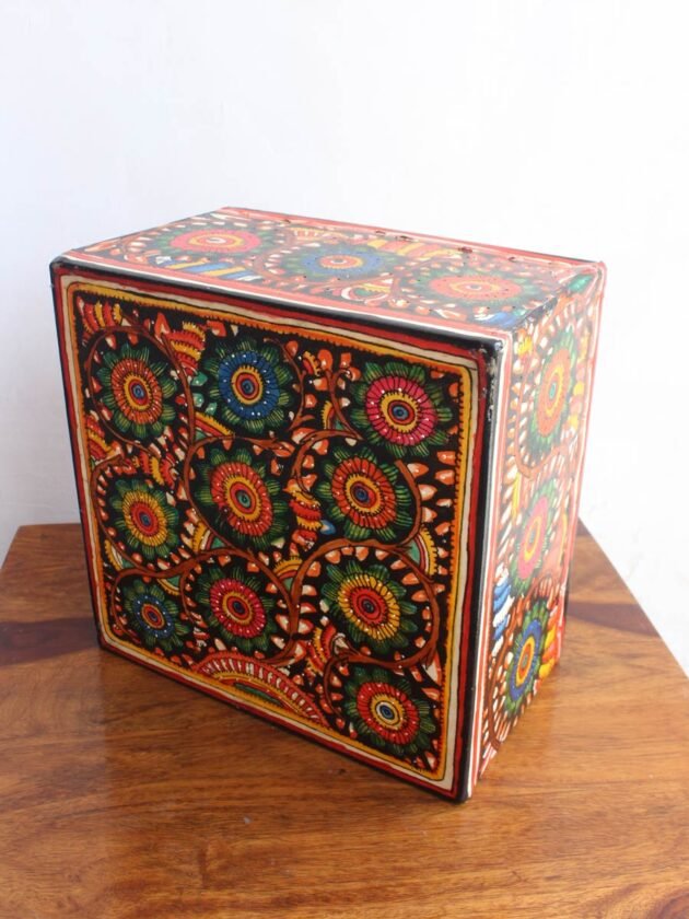 Black-floral-Leather-square-wall-lamp