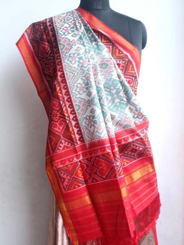 Red-and-white-semi-double-ikat-Patola-silk-dupatta-