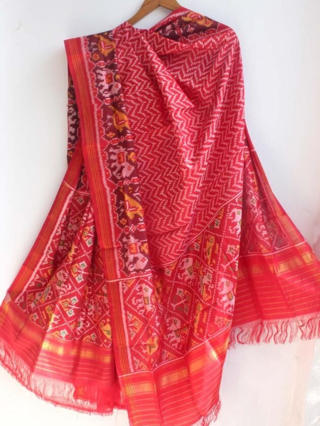 Red-semi-double-ikat-patan-Patola-pure-silk-odhani