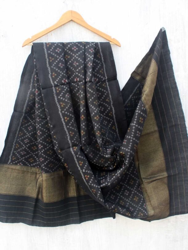 Black-handwoven-patola-woolen-shawl