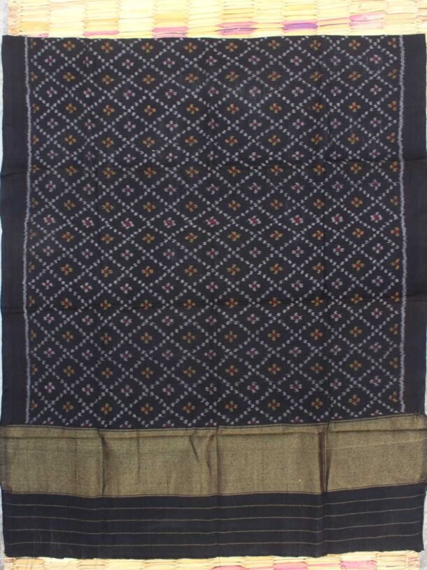 Black-handwoven-patola-woolen-shawl-shilphaat