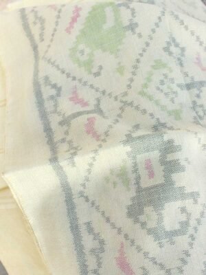 Cream-White-handwoven-patan-patola-pure-wool-shawl.-Shilphaat