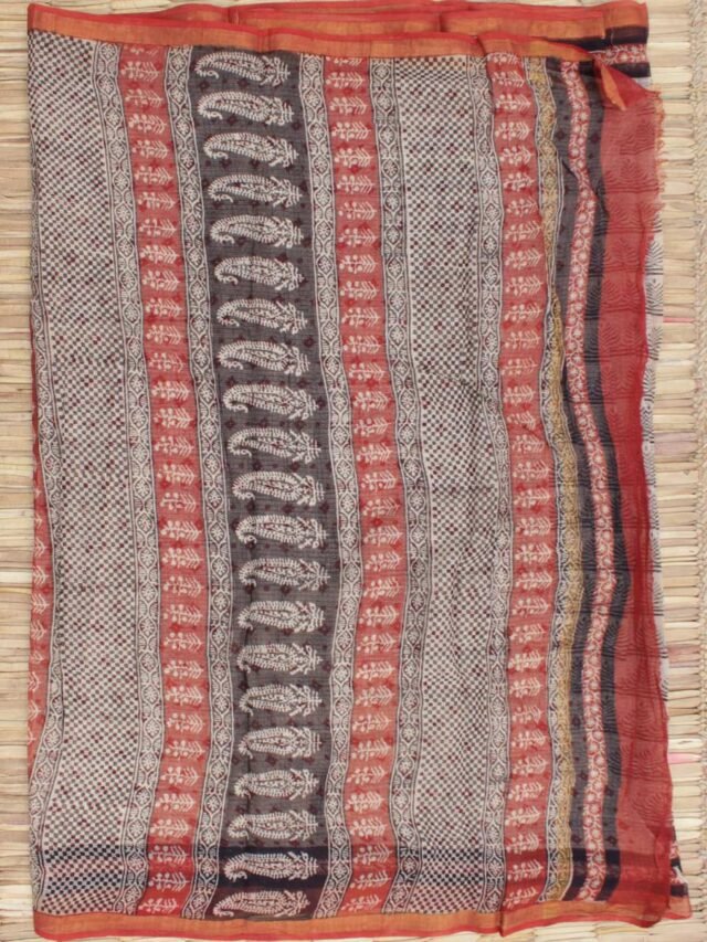 Off-white-and-Black-block-printed-Kota-cotton-sari-Shilphaat