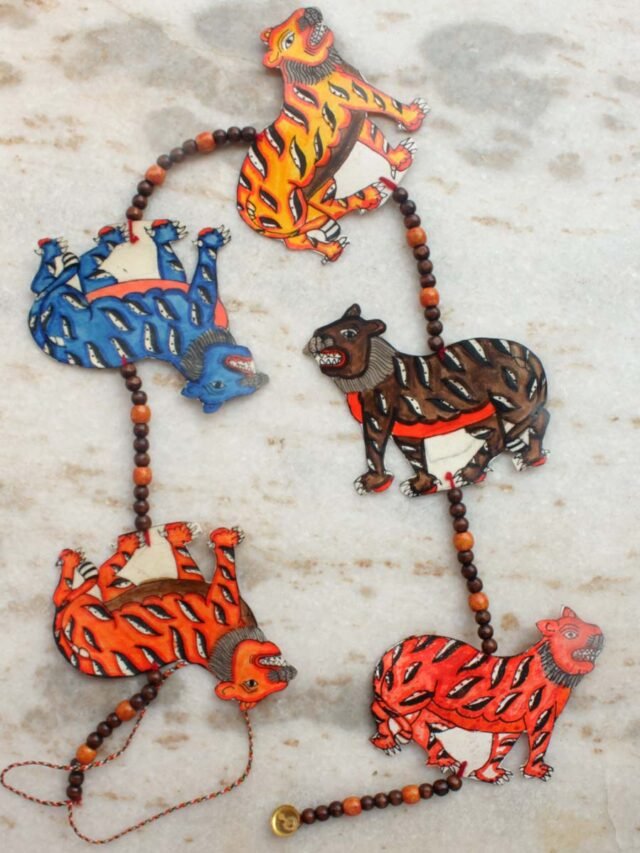 Tholu-bommalata-tiger-door-hanging-toran-Shilphaat