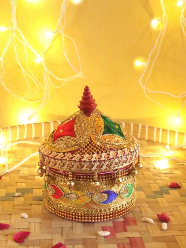 Lacework-medium-wooden-Sinhora Shilphaat
